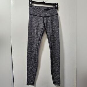 Women's Lululemon Wunder Under High Waisted Active Yoga Leggings Pants. Size 6.